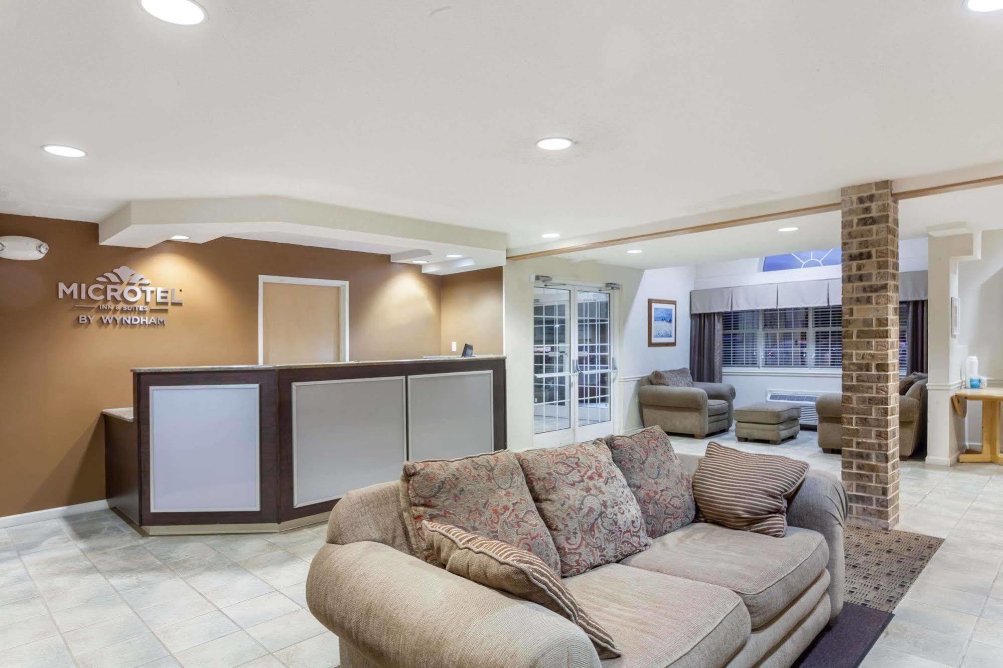 Microtel Inn & Suites By Wyndham Nashville Bagian luar foto