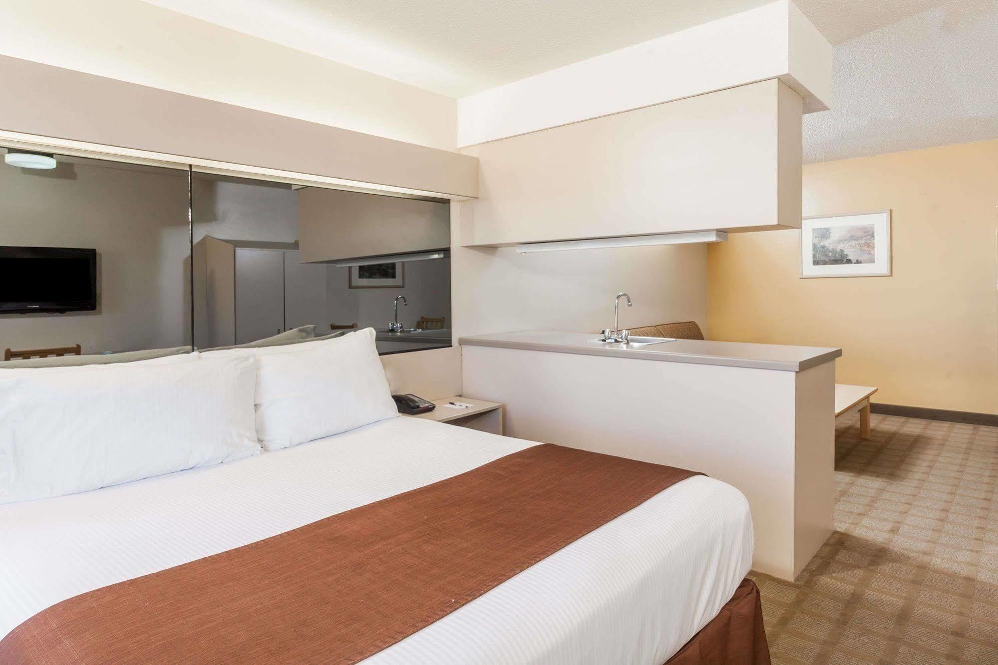 Microtel Inn & Suites By Wyndham Nashville Bagian luar foto