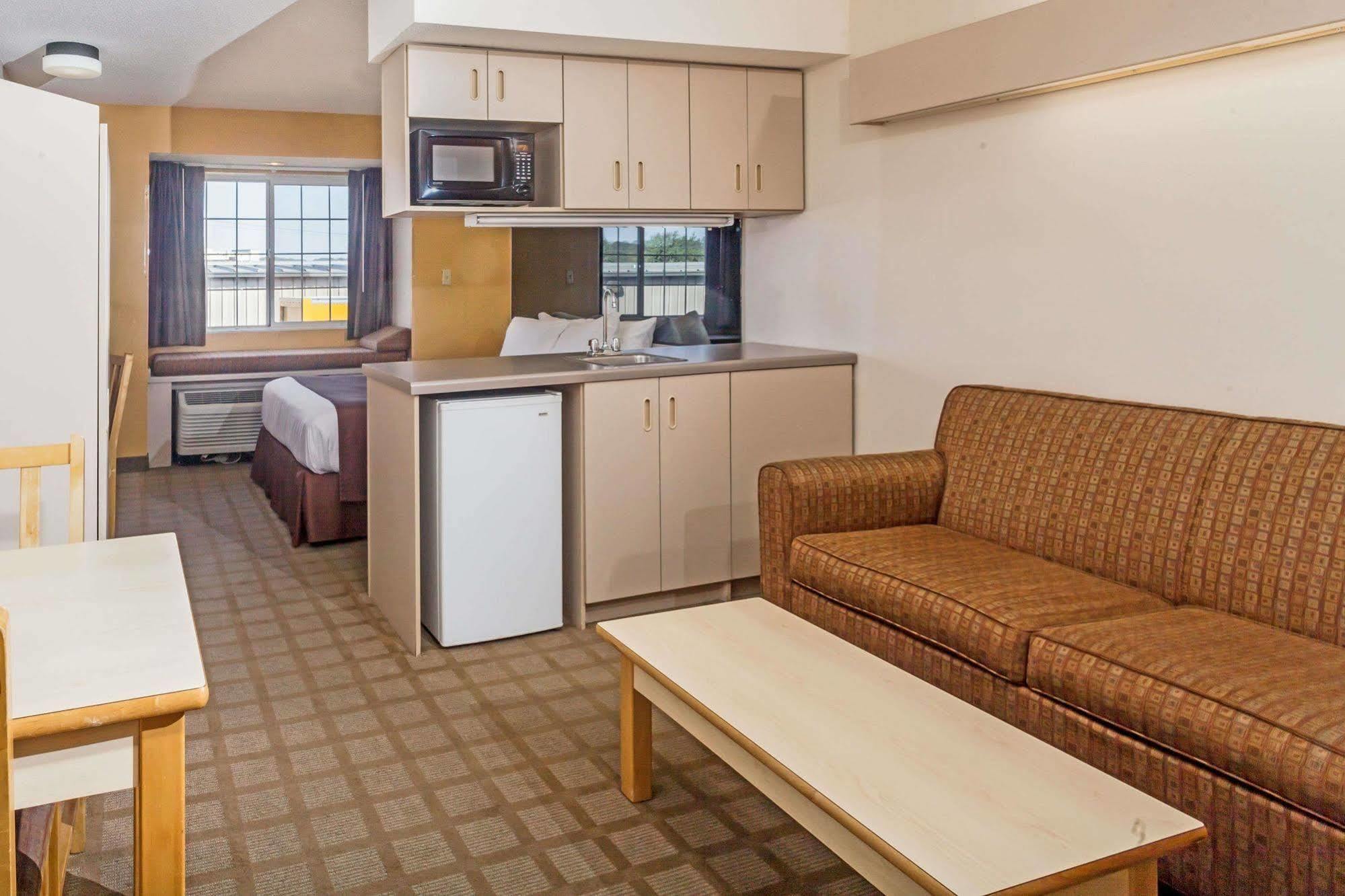 Microtel Inn & Suites By Wyndham Nashville Bagian luar foto